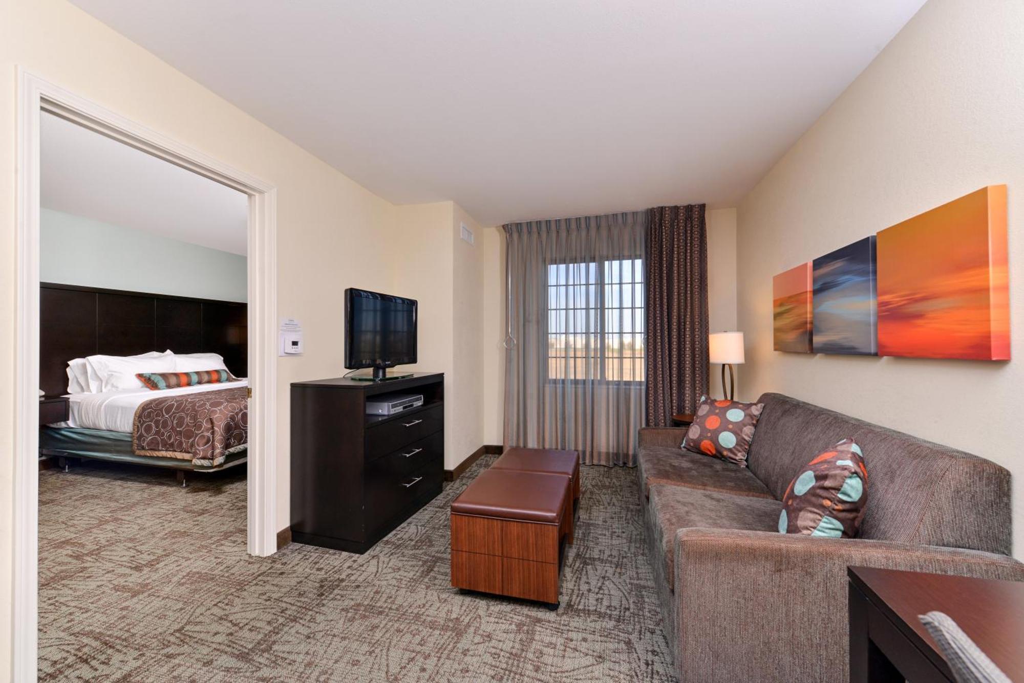 One-Bedroom King Suite,304133472:JPEG